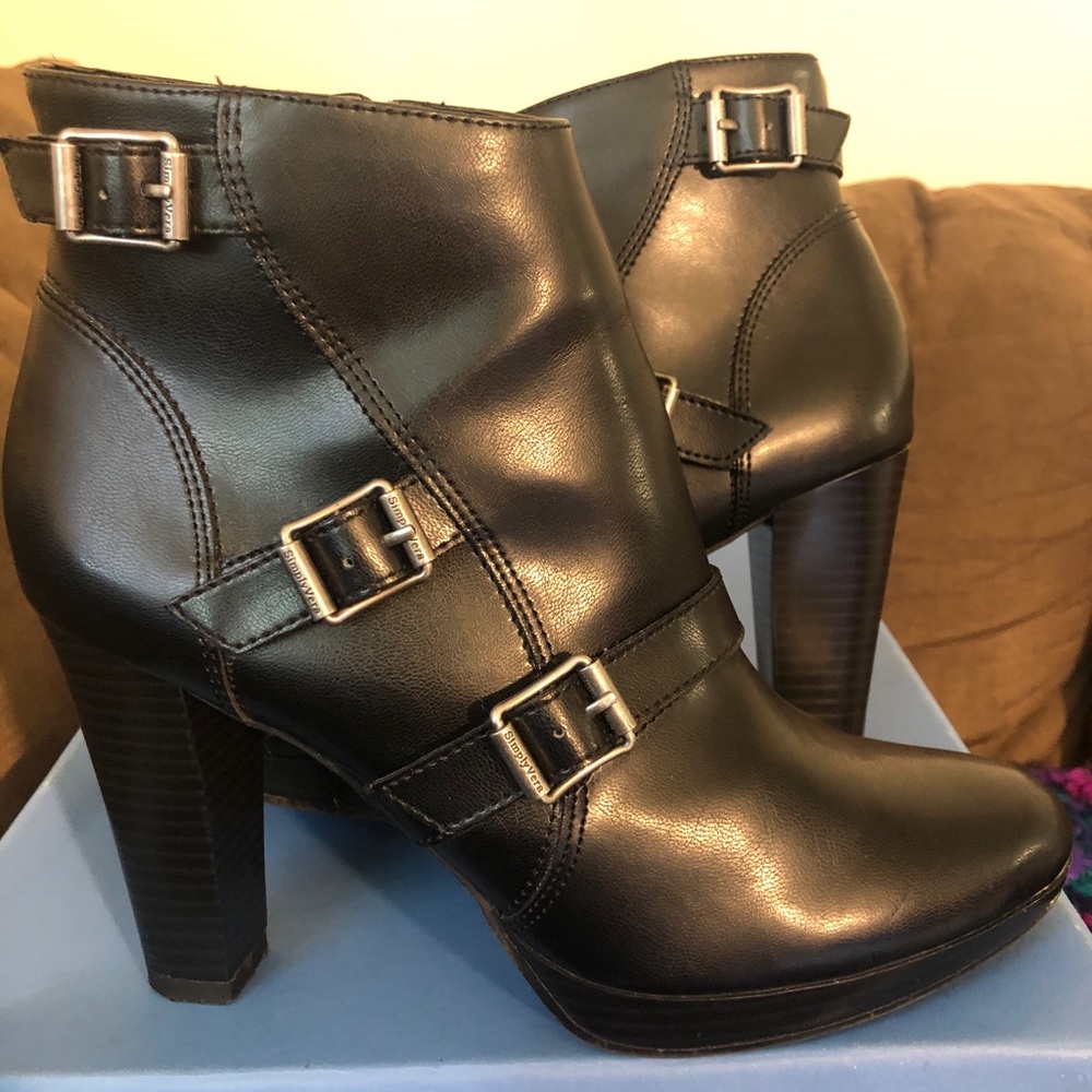 Vera Wang boot heels